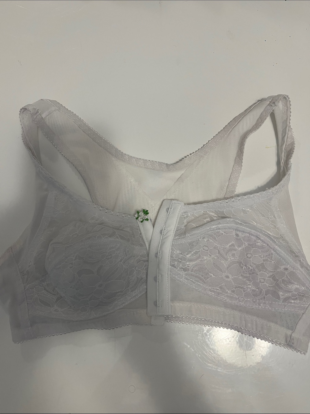 Amazon Posture Support White Lace Front Hook Bra with Floral Detail